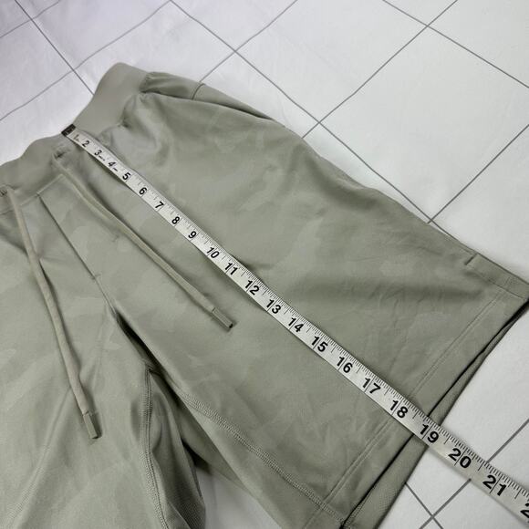 Lululemon Shorts Mens Small Cream Camo T.H.E. Short 9" Linerless Athletic Gym - Picture 11 of 12